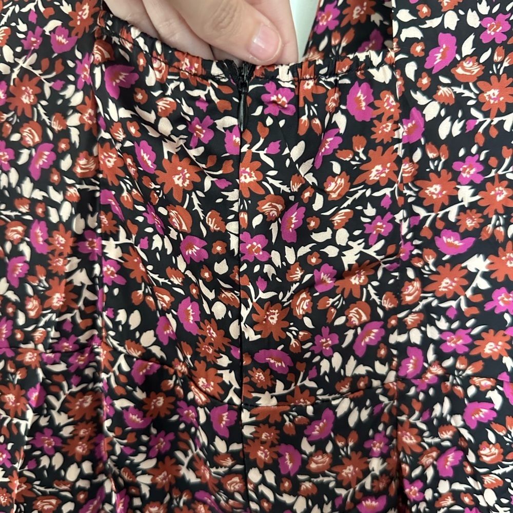 Floral Long-Sleeve Dress - Picture 4 of 6